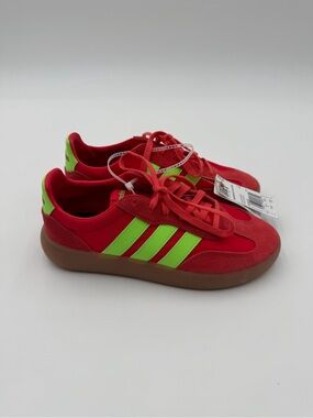 NWT  Barreda Decode Women’s sneakers Sz 7